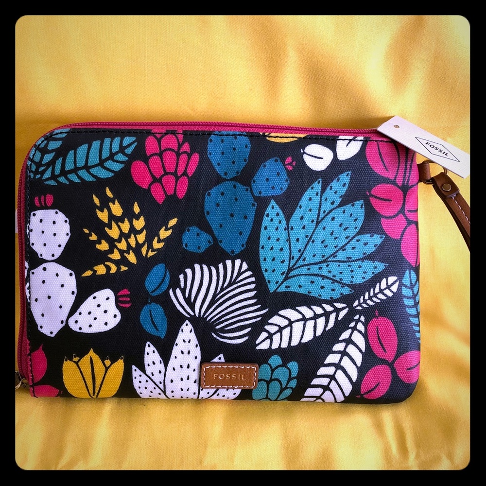 Women’s wristlet